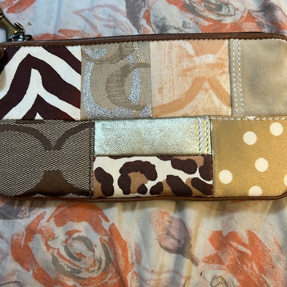 Women's Coach Zipper Coin Pouch with Tag - Picture 4 of 11